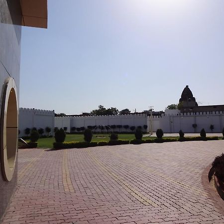 Hardik Resort Orchha Bagian luar foto