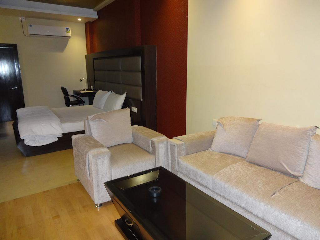 Hardik Resort Orchha Ruang foto