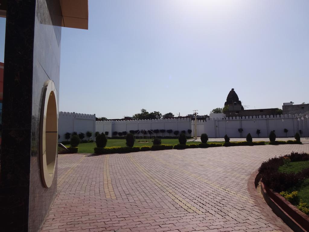 Hardik Resort Orchha Bagian luar foto